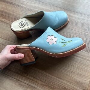 Sendra leather heeled mules with flower design